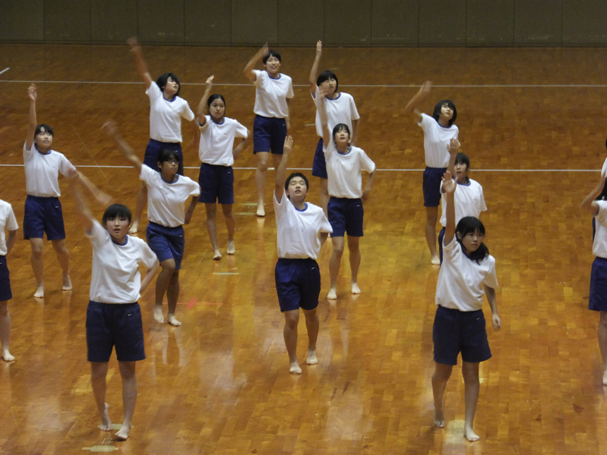 学校ダンス発表会写真