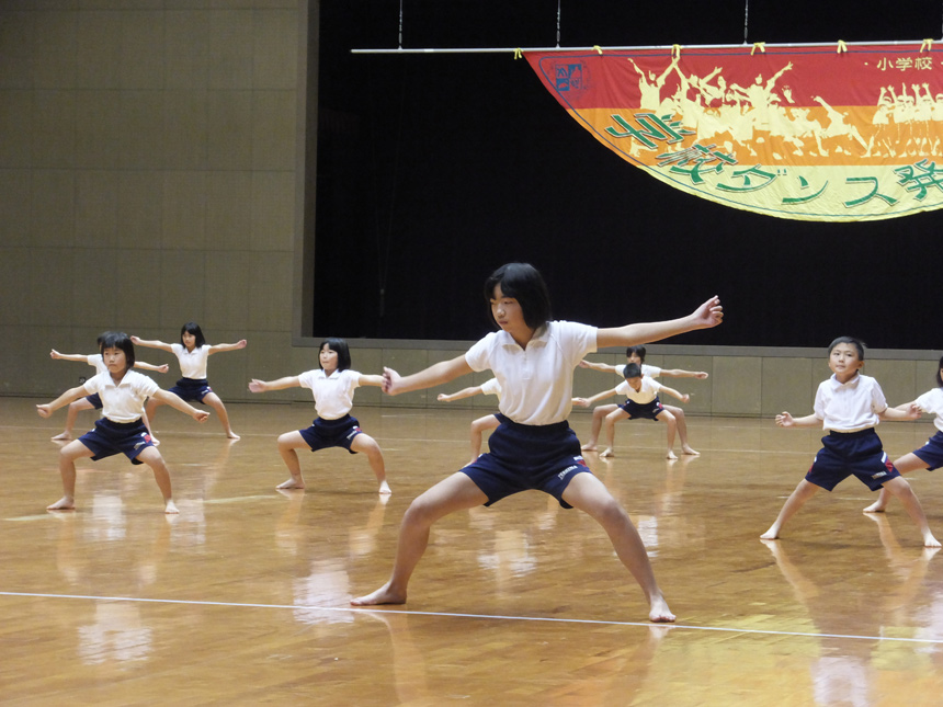 学校ダンス発表会写真