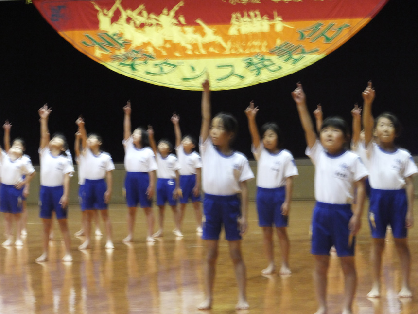 学校ダンス発表会写真